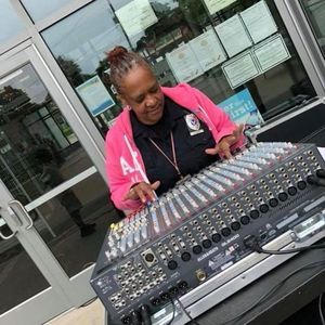 Meet your Posher, Stacy